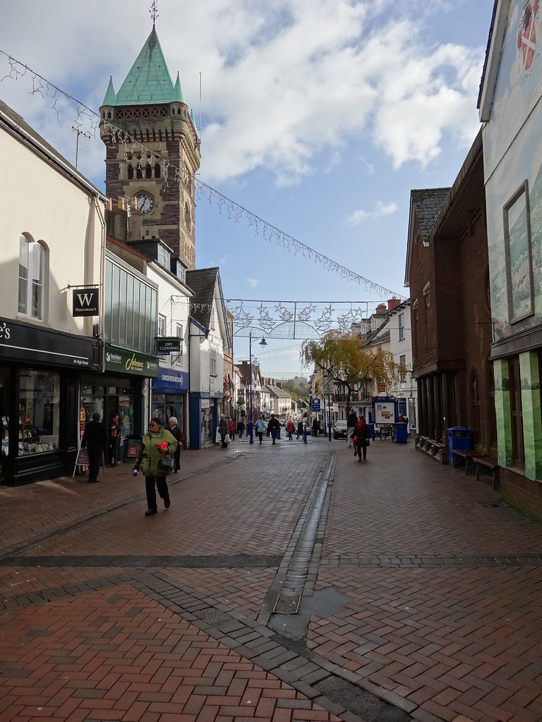 Christmas, High Street, Abergavenny 20 November 2013 Flickr
