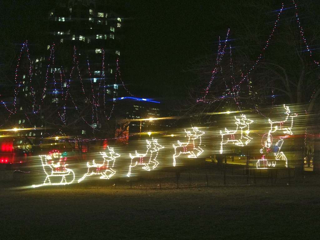 Milwaukee Xmas Santa & Reindeer Light Display Lynn Friedman Flickr