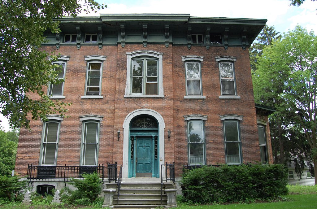 Former BeardsleyNye House Auburn, NY A close up view of… Flickr