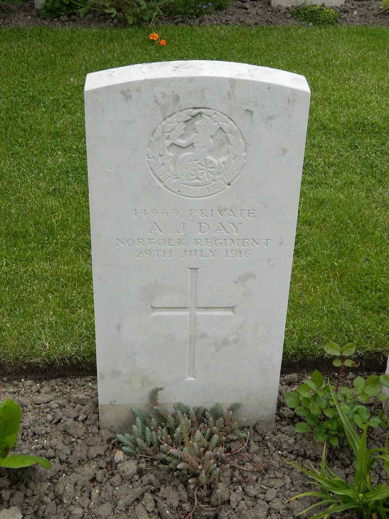 Ieper White House Cemetery, St. JeanlesYpres (WestVlaa… Flickr