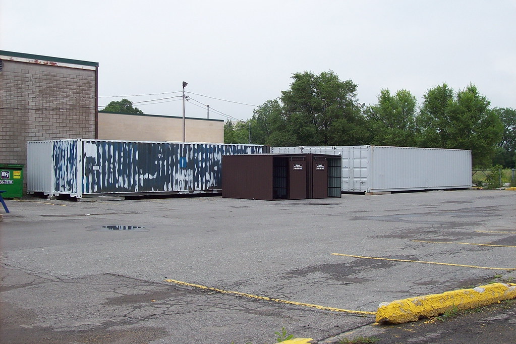 Old 40' foot shipping containers Ottawa, Ontario Canada 07… Flickr