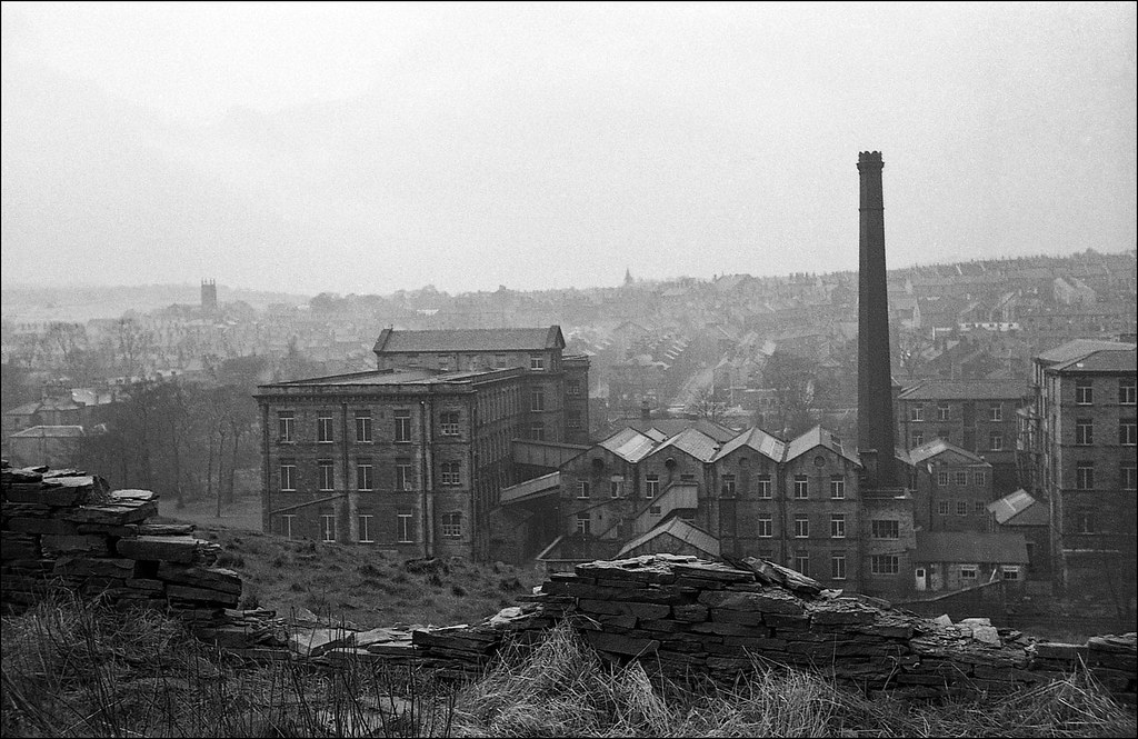Bailiff Bridge, Brighouse Overlooking Bailiff Bridge (1970… Flickr