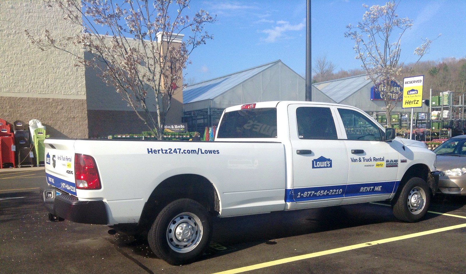 Lowe's Hertz Truck Rental Service At Lowes Home Improvement Stores Flickr