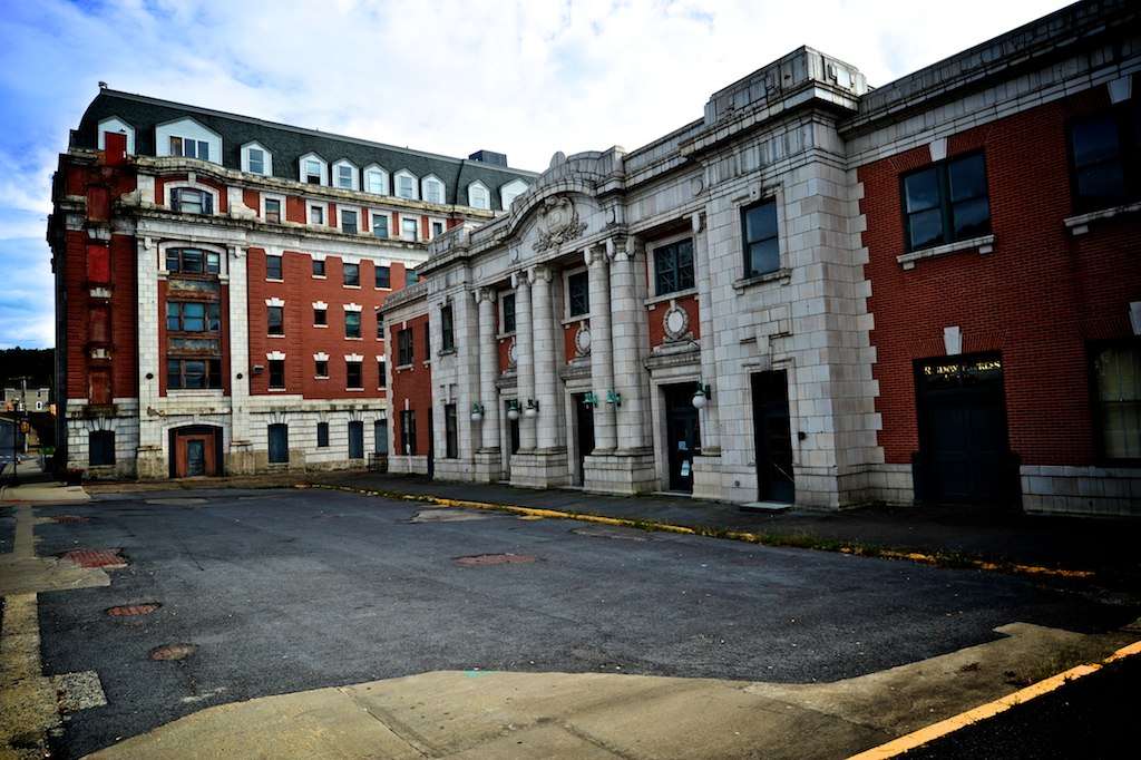 Closed B&O's Willard Hotel and Depot in Grafton, West Virg… Flickr