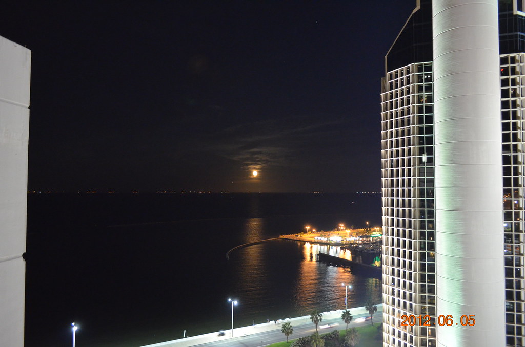 Moon Rise Moon over the Corpus Christi Bay Enrique Flickr