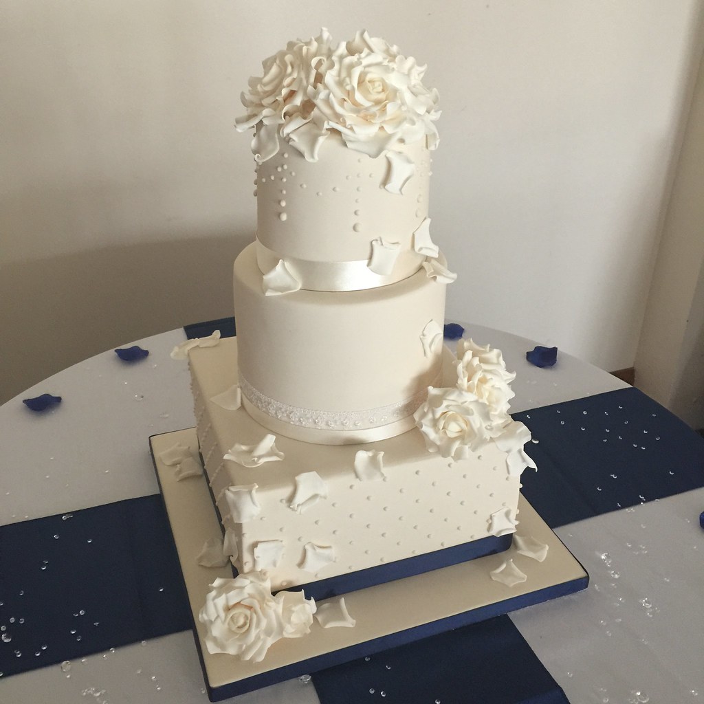 Ivory roses & bead piping wedding cake Beverley Lumb Flickr
