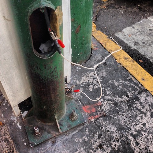 Quick electrical work in Mexico City Albert Collver Flickr