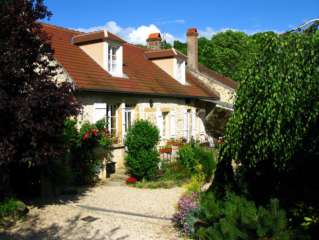 Talcy village house & garden Looking through the garden a… Flickr