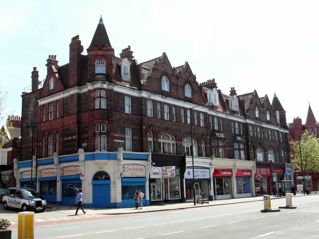 Streatham Hill Streatham Hill, Streatham. Terrace with sho… Flickr