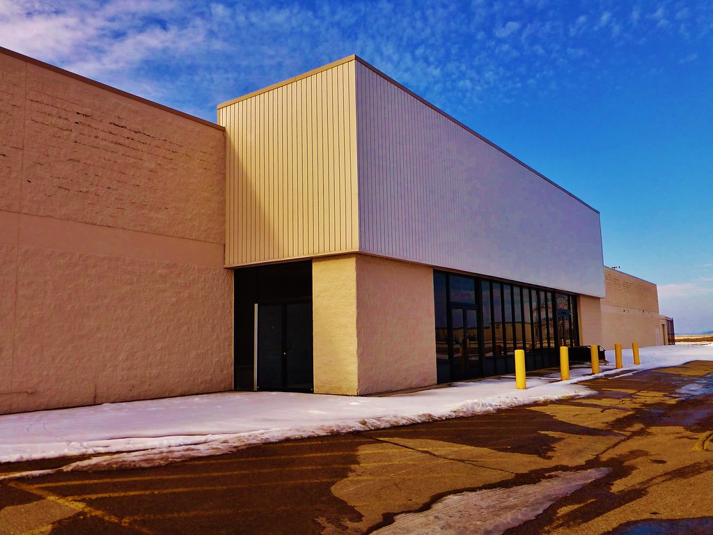 Dead Walmart Napoleon An empty 68,907 square foot Walmart … Flickr