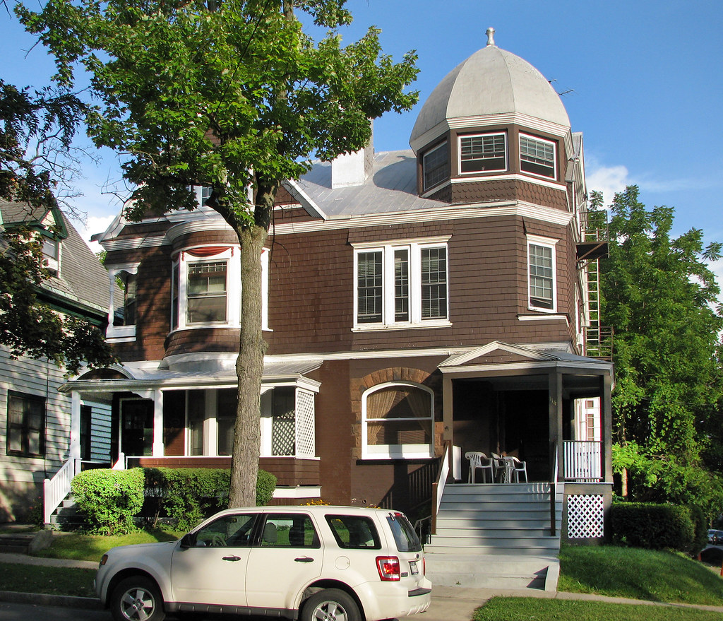 114 south lake avenue, albany, ny Photo by Al Quaglieri. Flickr
