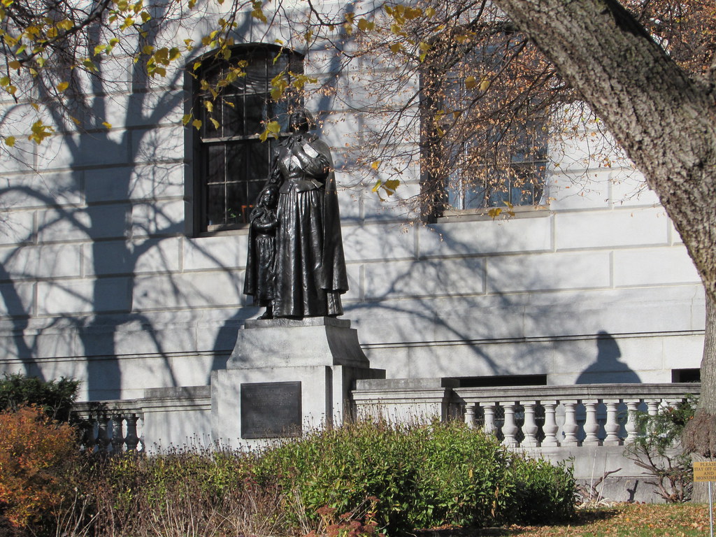 Statue of Anne Hutchinson, Massachusetts State House, Bost… Flickr