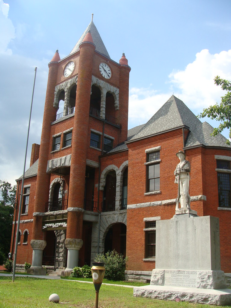Oglethorpe County Court House and Confederate States of America Monuent