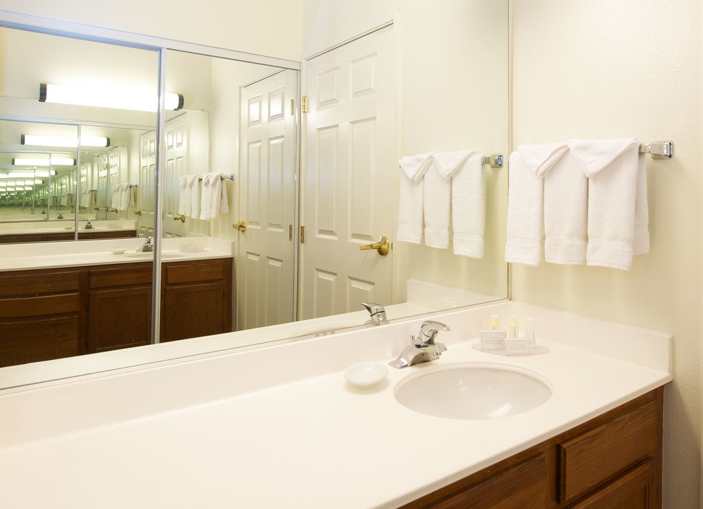 Guest Room Bathrooms in Palm Desert Our vanities offer ple… Flickr