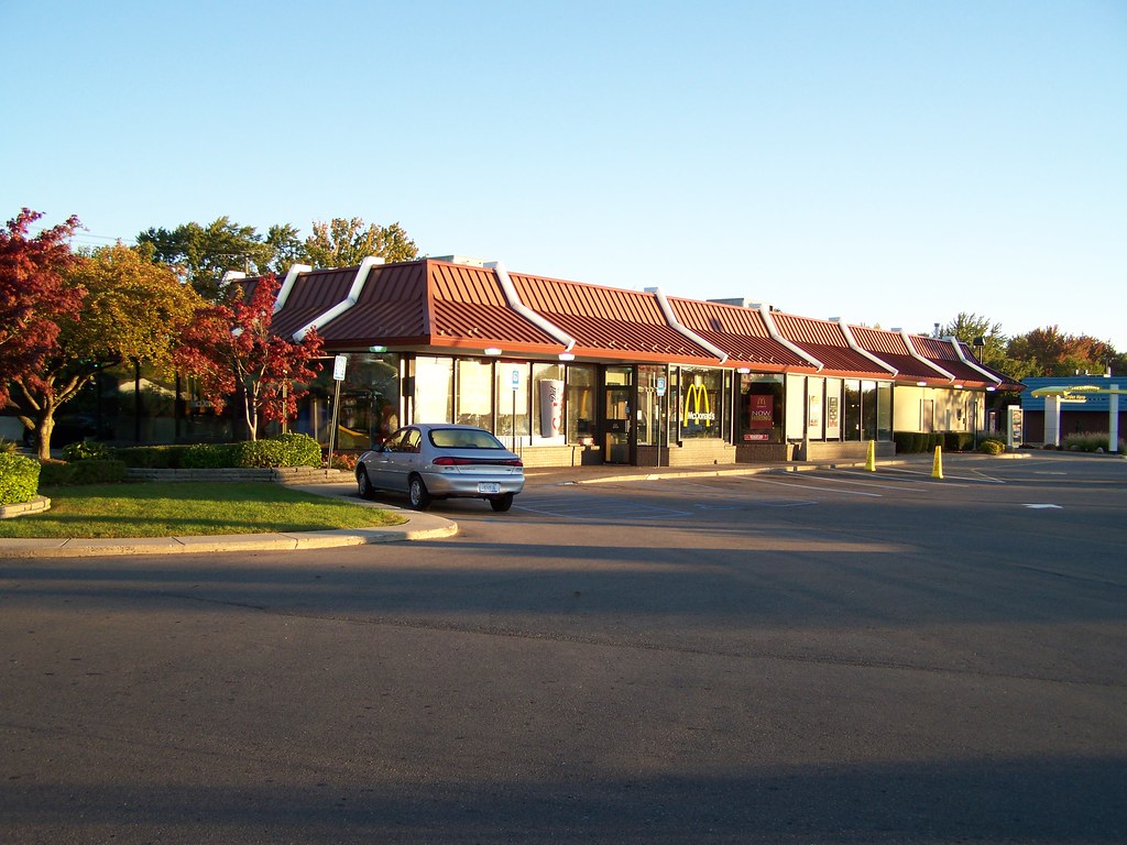 100_1463 31255 Harper Avenue,St.Clair Shores, Michigan ncokecan