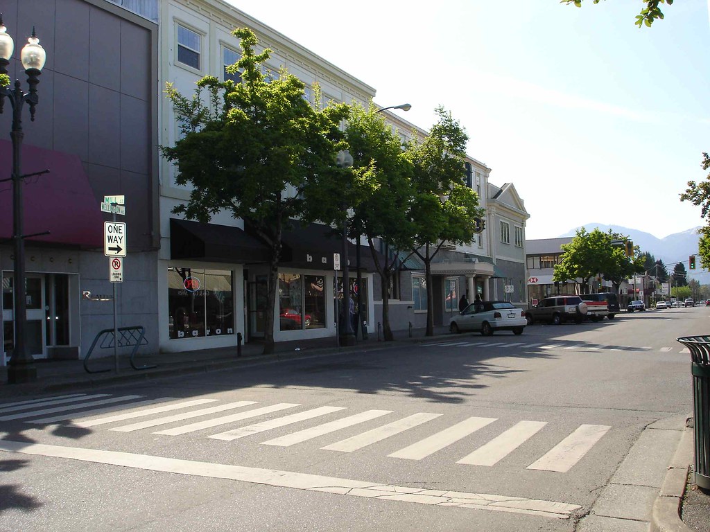 Downtown Chilliwack, BC Canada Driving along Wellington Ro… Flickr