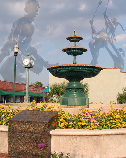 Fountain and phantasms Moncks Corner, SC Unity Park foun… Flickr