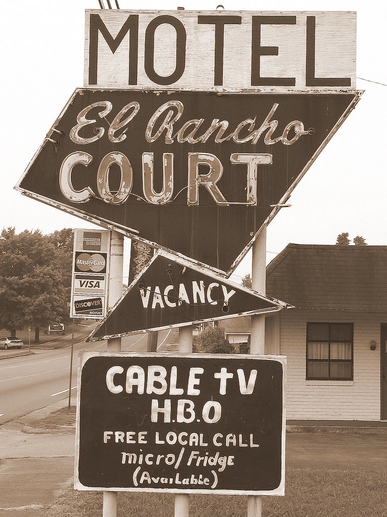 El Rancho Court El Rancho Court Motel just north of the to… Flickr