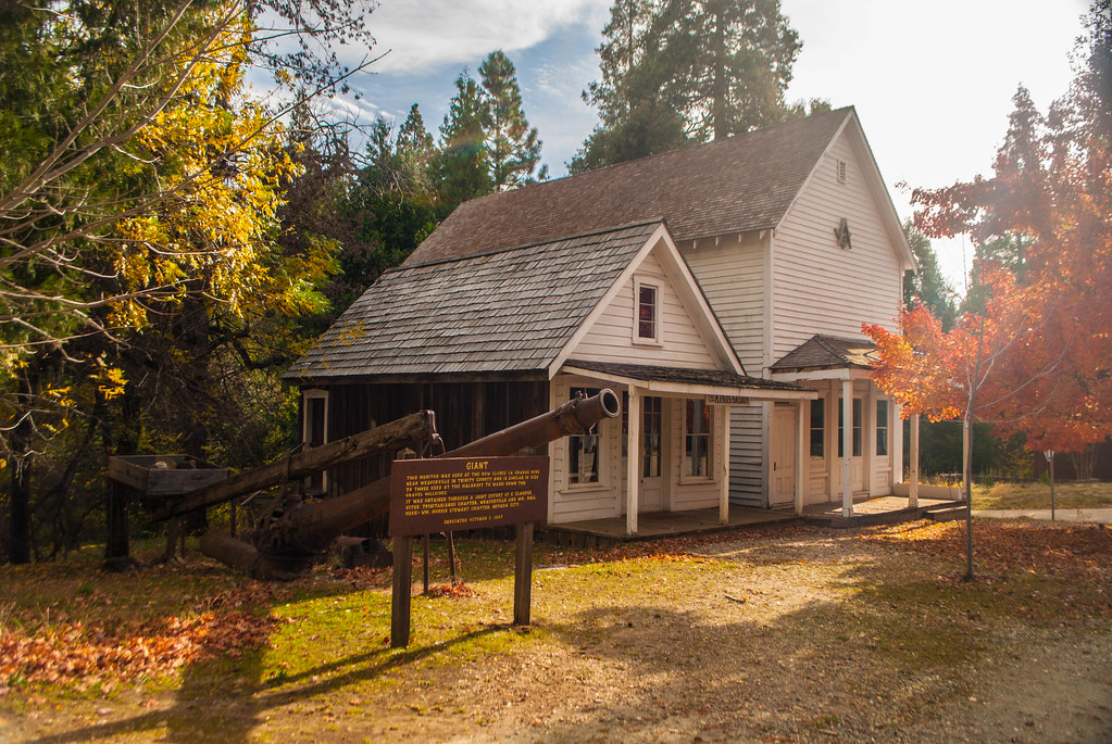 Kings Saloon and Knotwell's Drug Store By around 1860 almo… Flickr