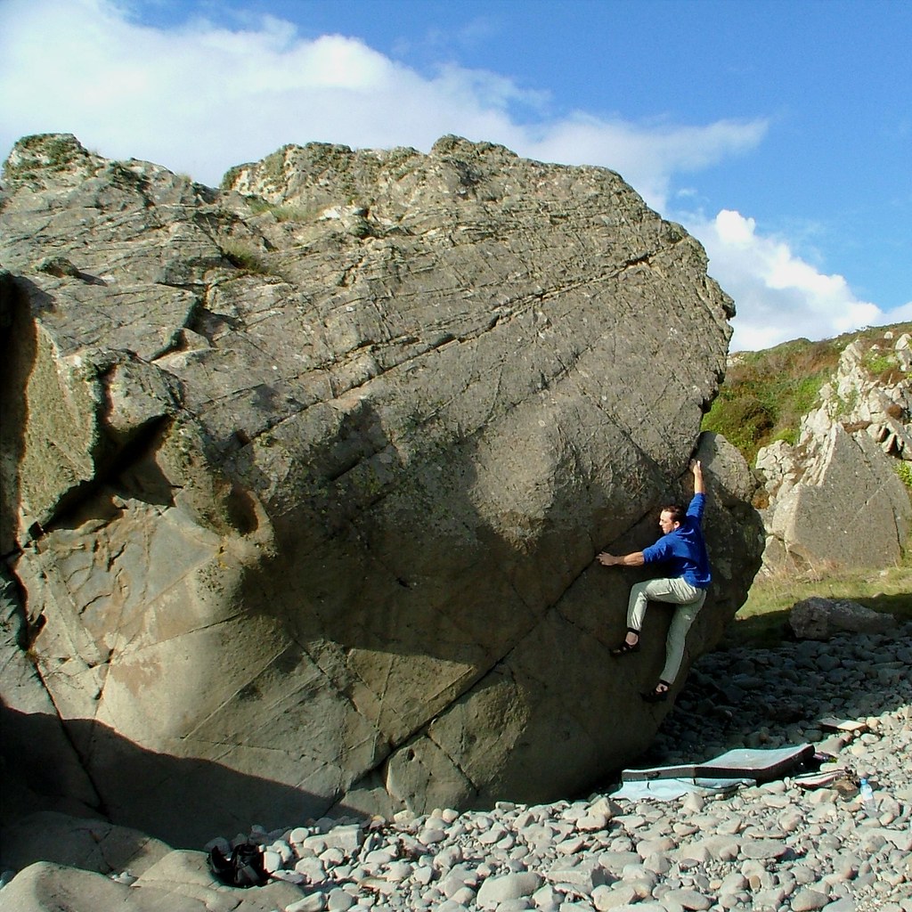 Garheugh Life is beautiful V4 John watson Stone Country Bouldering