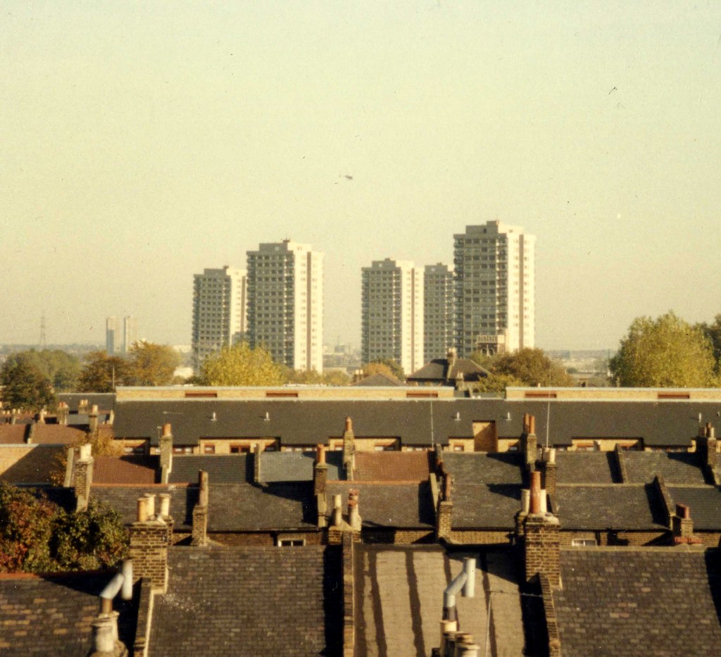 1985 2 of 4 Hackney Tower Block Demolision Well Near… Flickr