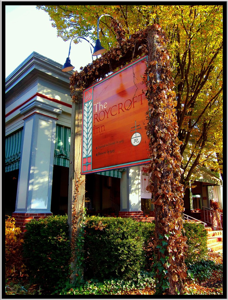East Aurora Ny Roycroft Inn Historical Arts Crafts Bui… Flickr
