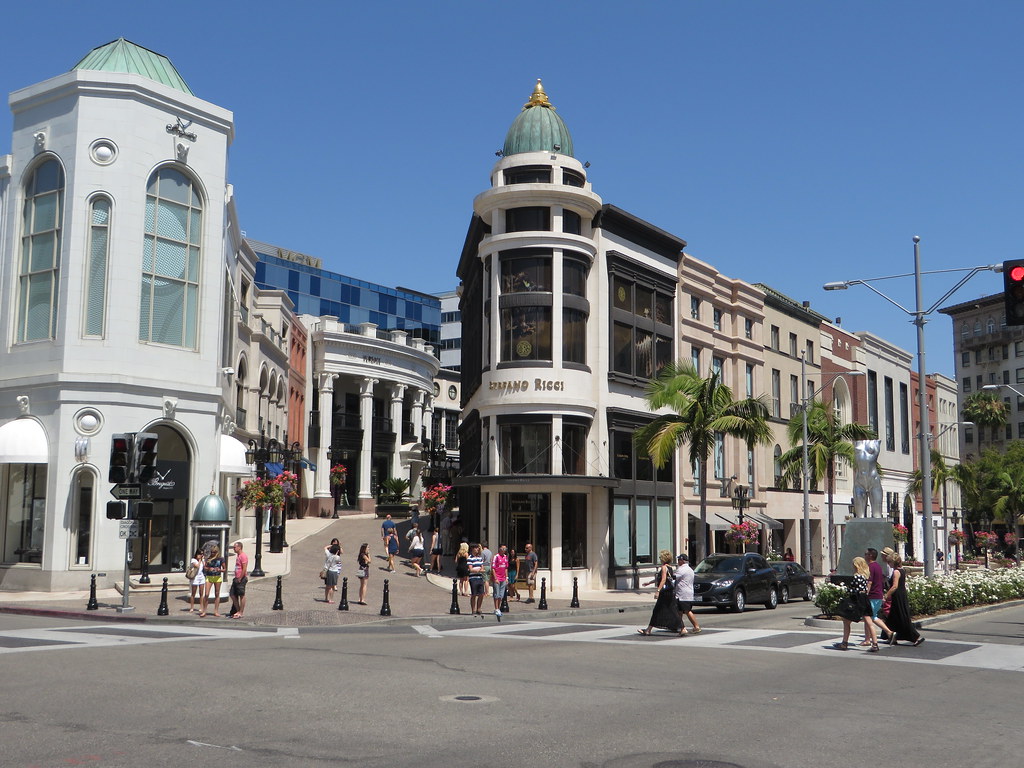 Rodeo Drive, Beverly Hills, California Rodeo Drive is a tw… Flickr