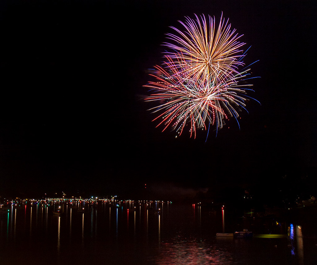 Fireworks Kingsland, Texas Aqua Boom 2013, fireworks displ… Flickr