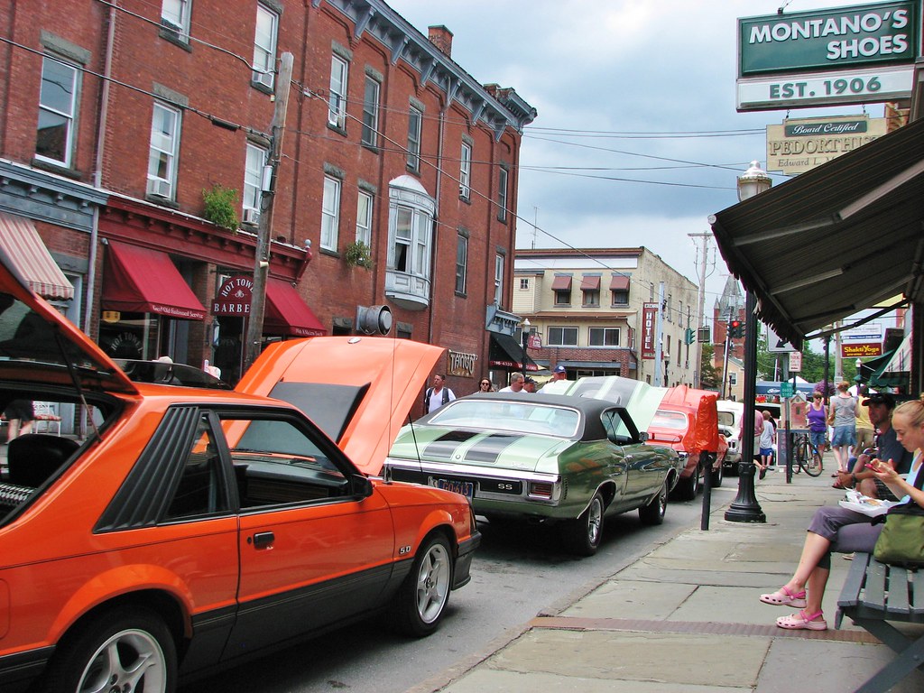 OLD CARS IN SAUGERTIES NY JULY 2013 At the Sawyer motors c… Flickr