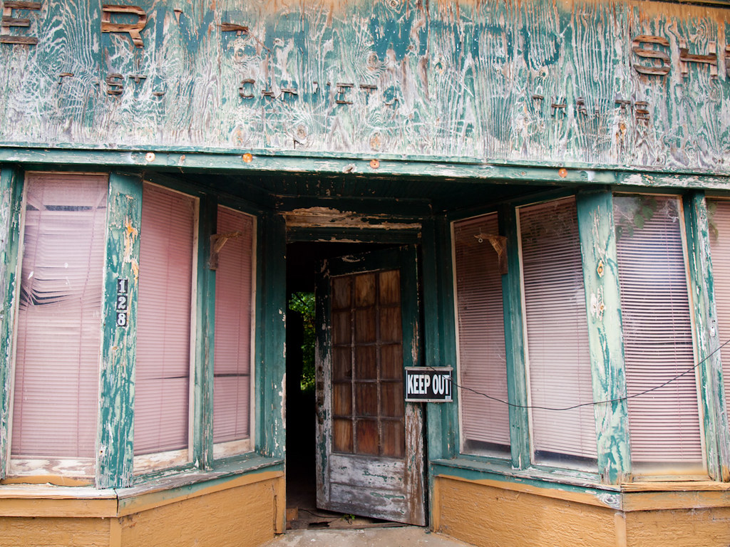 Closed Abandoned store in Clarendon, Arkansas. The back of… Flickr