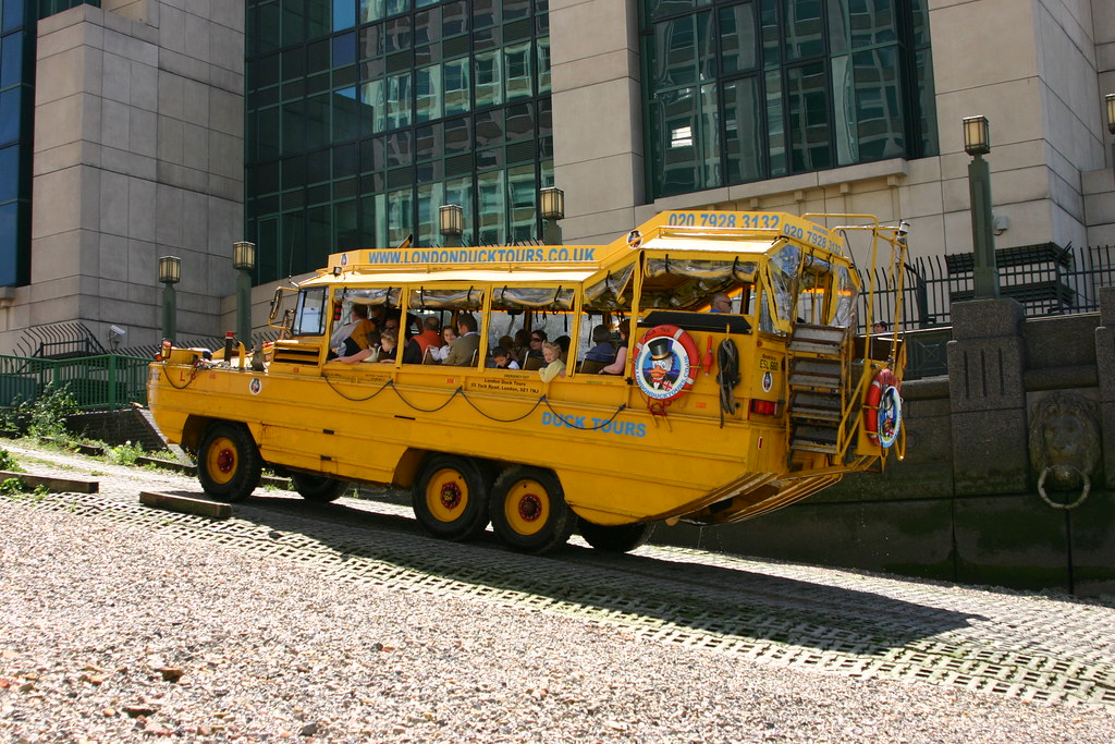 Amphibious GMC DUKW Beatrice , ESL 660 driving out of the … Flickr