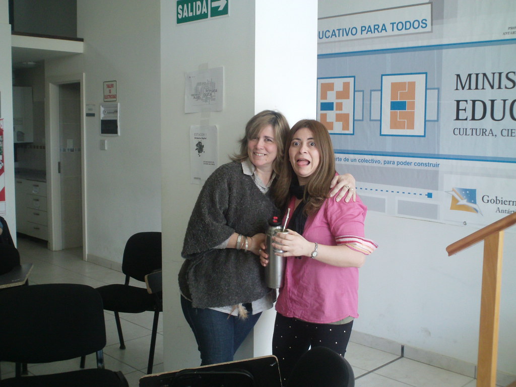 Lorena Salcedo's Instagram, Twitter & Facebook on IDCrawl