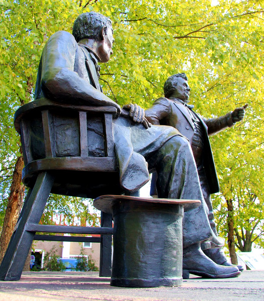 Honest Abe LincolnDouglas Debate statues commemorating th… Flickr