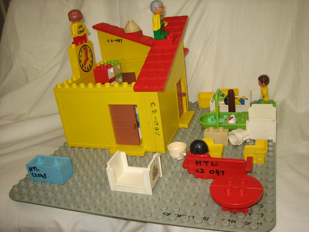 C247 DUPLO Doll House Hastings Toy Library Flickr