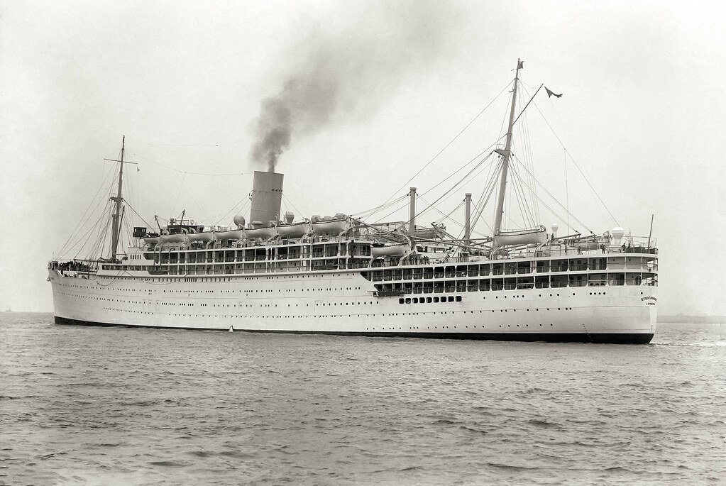 STRATHMORE departing Melbourne Vic Australia UK IMO 534… Flickr