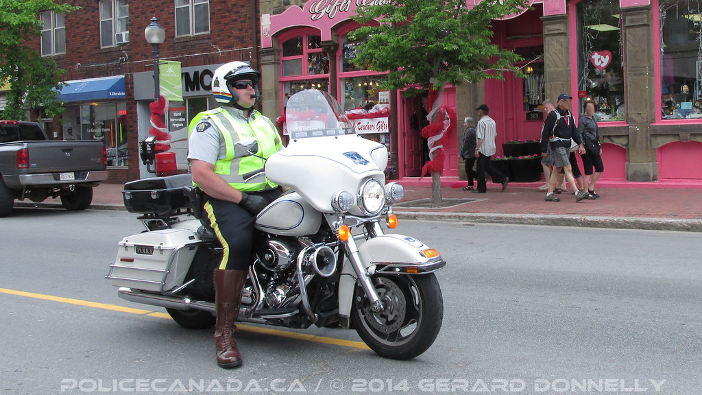 Halifax Regional Police (NS) Harley Davidson POLICE VEHICLES OF