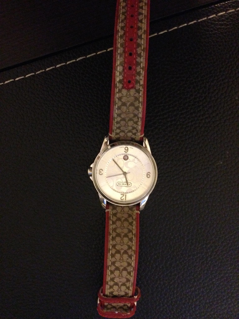 Coach watch 70 Coach watch leather red straps 70 Liliana Figueroa