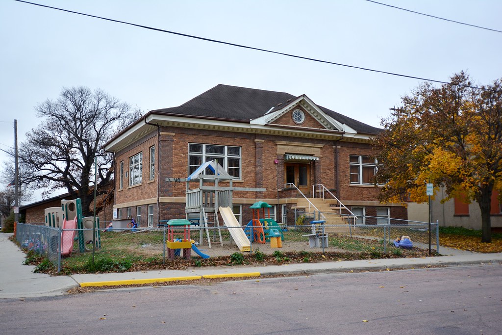 Canton Carnegie Library The Canton Carnegie Library was li… Flickr