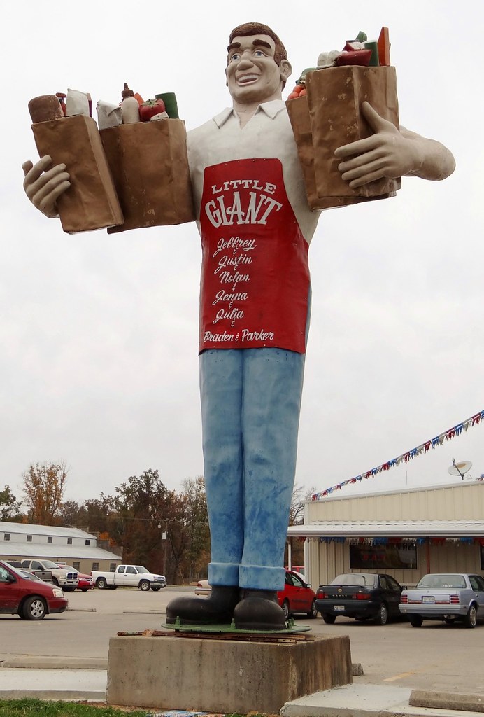 IL, CarmiIL 1 Little Giant Store Big John Statue Alan C of Marion,IN