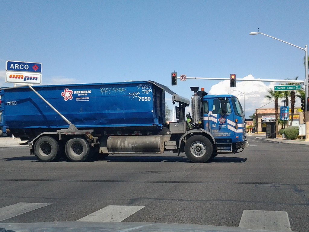 Republic Services Autocar Xpeditor Amrep rolloff Xpeditor Driver