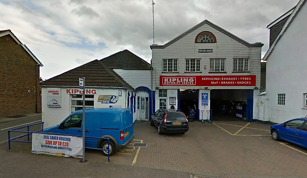 Kipling Garage This building, in the Ifield Road Crawley, … Flickr