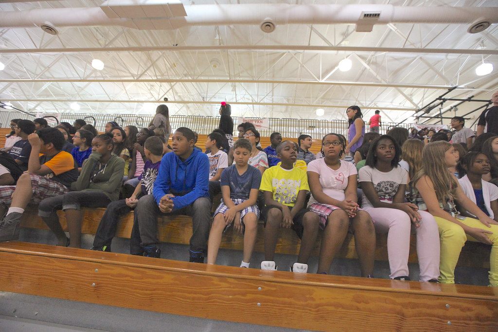 2013 Barbara Bush Middle School Receives 5K and over 23,0… Flickr