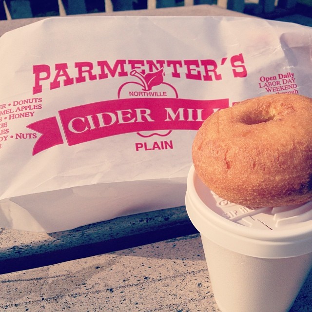Cider & donuts ParmentersCiderMills MyThy Huynh Flickr