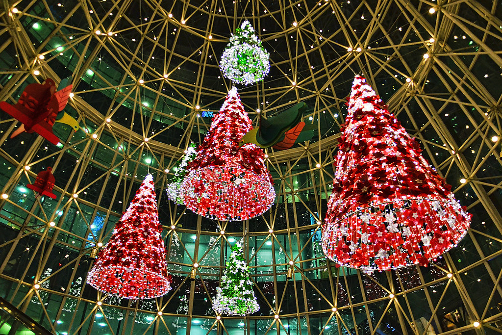 Wheelock Place 2 Decorations at the dome of Wheelock Plac… Flickr