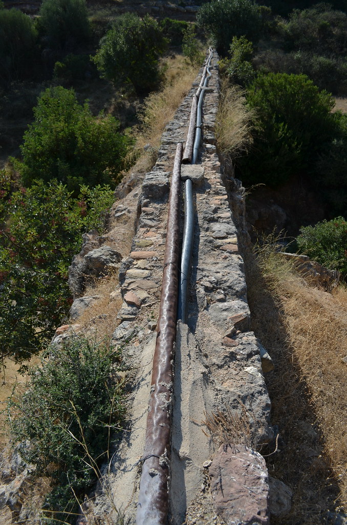 Loukou Roman aqueduct bridge 8, modern water pipes, looki… Flickr