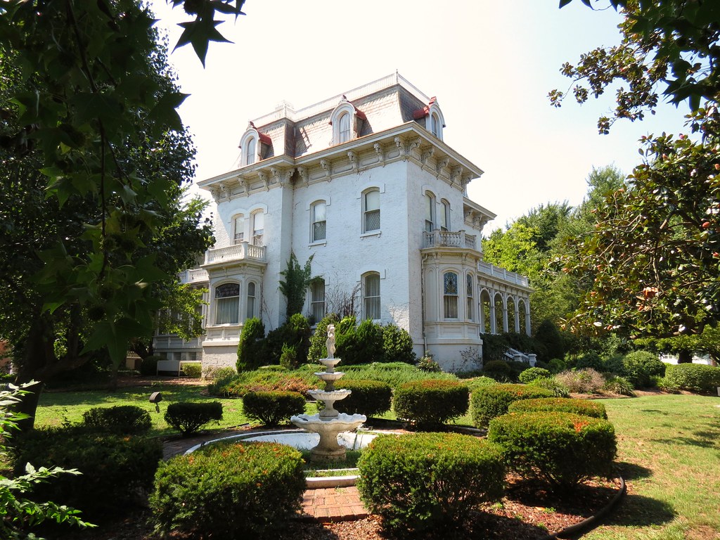Riverlore Mansion This house in Cairo, Illinois was built … Brandon
