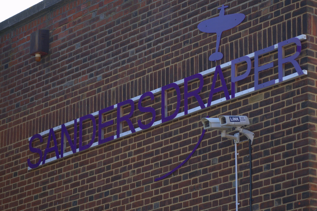 Sanders Draper The school sign at Sanders Draper School in… Flickr