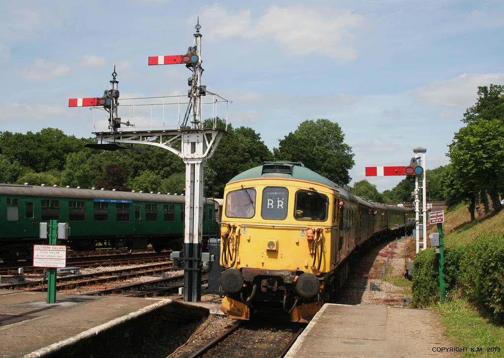 33103 A very rare sighta diesel hauled passenger train… Flickr
