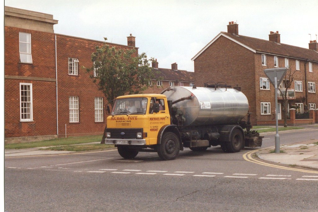 Great Yarmouth Ford D class tar tanker for road resurfacin… Flickr