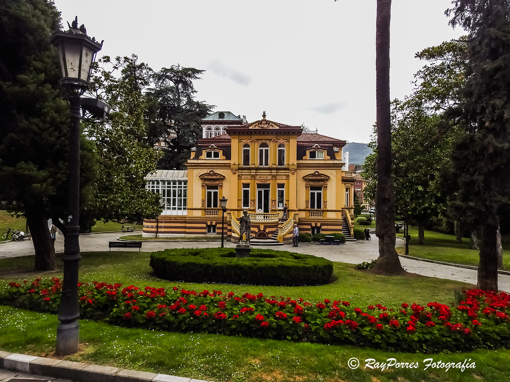 Villa Magdalena en la Avenida de Galicia de Oviedo, Asturi… Flickr
